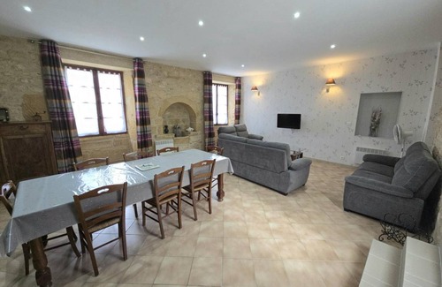 Domme House | 115 m² Gîte ∙ 4 bedrooms ∙ 8 guests