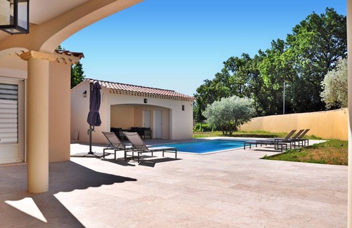 Chateauneuf-de-Gadagne House | 120 m² House ∙ 3 bedrooms ∙ 5 guests