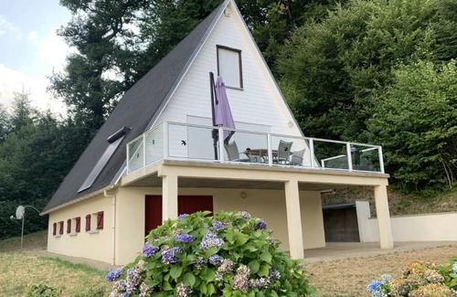 Saint-Julien-pres-Bort House | 120 m² House ∙ 3 bedrooms ∙ 7 guests
