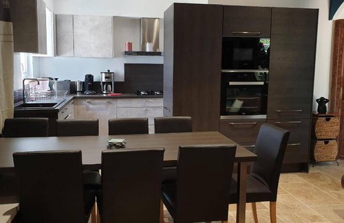 Neac House | 120 m² House ∙ 4 bedrooms ∙ 8 guests