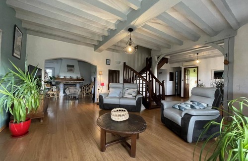 Irissarry House | 125 m² Gîte ∙ 4 bedrooms ∙ 6 guests