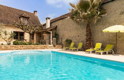 Saint-Pompont House | 125 m² House ∙ 5 bedrooms ∙ 10 guests