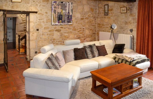 Saint Jean d'Angle House | 127 m² House ∙ 2 bedrooms ∙ 4 guests
