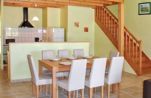 Saint-Vincent-la-Chatre House | 128 m² House ∙ 4 bedrooms ∙ 8 guests