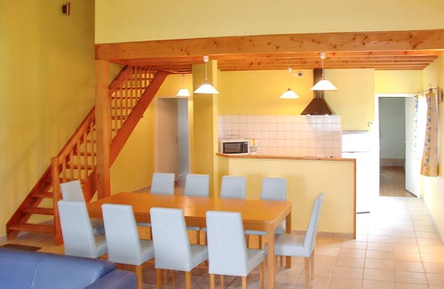 Saint-Vincent-la-Chatre House | 128 m² House ∙ 5 bedrooms ∙ 10 guests