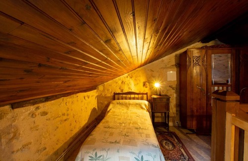 Saint-Front-la-Riviere House | 130 m² Gîte ∙ 2 bedrooms ∙ 6 guests