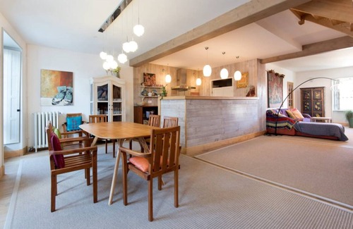 La Rochelle City Centre Apartment | 130 m² Apartment ∙ 3 bedrooms ∙ 8 guests