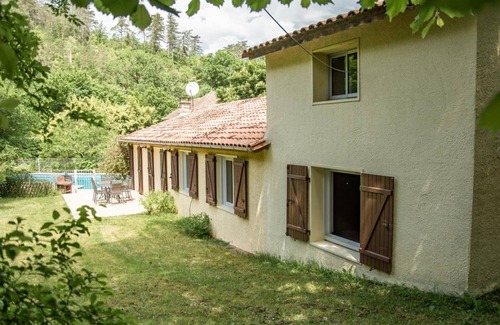 Saint-Cybranet House | 130 m² House ∙ 4 bedrooms ∙ 8 guests