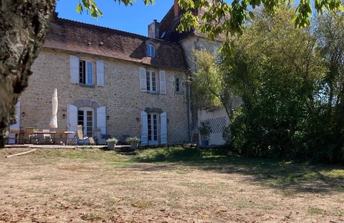 La Chapelle Montbrandeix House | 140 m² House ∙ 9 bedrooms ∙ 18 guests