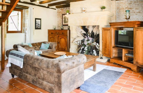 Marcillac-Saint-Quentin House | 140 m² House ∙ 3 bedrooms ∙ 6 guests