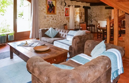 Marcillac-Saint-Quentin House | 140 m² House ∙ 3 bedrooms ∙ 6 guests
