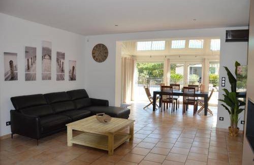 La Crau Villa | 140 m² Villa ∙ 4 bedrooms ∙ 8 guests