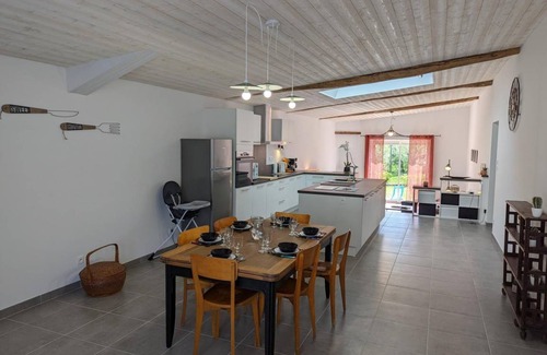 Montboyer Cottage | 142 m² Cabin ∙ 3 bedrooms ∙ 6 guests