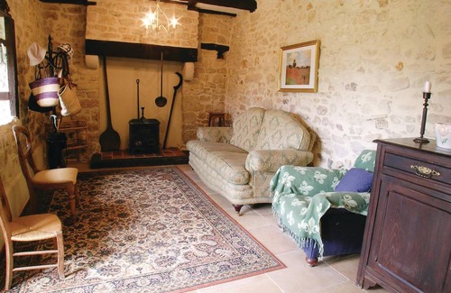 Beaulieu-sur-Sonnette House | 143 m² House ∙ 2 bedrooms ∙ 4 guests