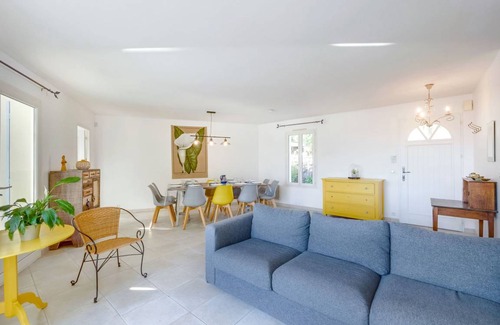 Saint-Palais-sur-Mer Villa | 146 m² Villa ∙ 1 bedroom ∙ 11 guests