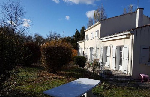 Saint-Xandre Bed & Breakfast | 15 m² Bed and breakfast ∙ 3 guests