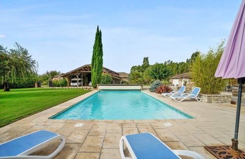 Saint-Sylvestre-sur-Lot Villa | 150 m² Villa ∙ 4 bedrooms ∙ 8 guests