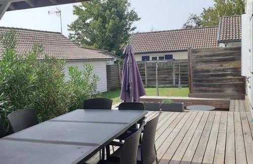 Sainte-Eulalie-en-Born House | 150 m² Gîte ∙ 5 bedrooms ∙ 10 guests