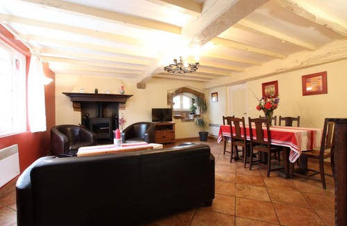 Saint-Pee-sur-Nivelle House | 150 m² Gîte ∙ 5 bedrooms ∙ 10 guests