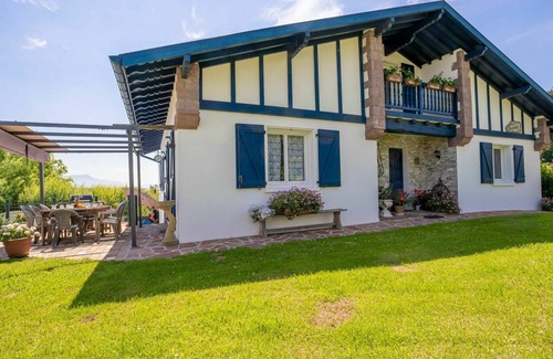 Arcangues Other | 150 m² Accommodation ∙ 4 bedrooms ∙ 8 guests