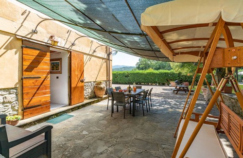 Castel Focognano House | 150 m² House ∙ 2 bedrooms ∙ 6 guests