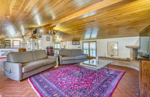 Castel Focognano House | 150 m² House ∙ 2 bedrooms ∙ 6 guests