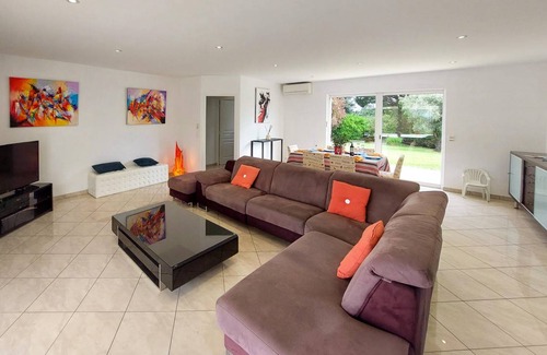 Leon House | 150 m² House ∙ 3 bedrooms ∙ 7 guests