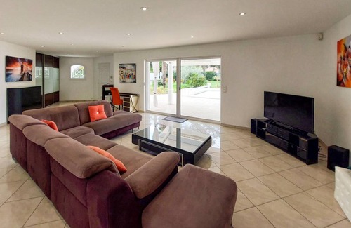 Leon House | 150 m² House ∙ 3 bedrooms ∙ 7 guests