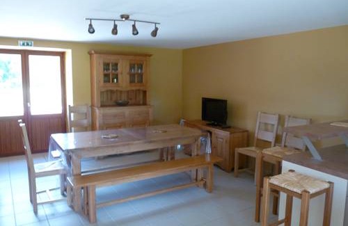 Couffy-sur-Sarsonne Cottage | 152 m² Cabin ∙ 1 bedroom ∙ 12 guests