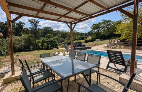 Magnac-Lavalette-Villars Cottage | 160 m² Cabin ∙ 4 bedrooms ∙ 11 guests