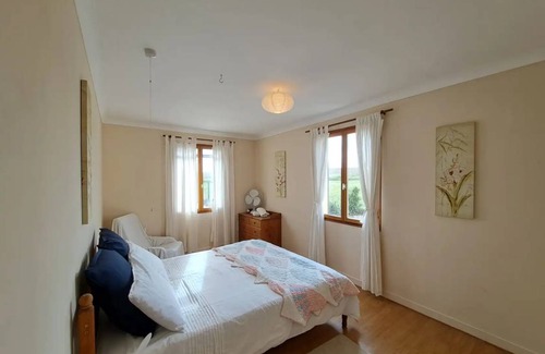 Saint-Pierre-de-Juillers House | 162 m² House ∙ 4 bedrooms ∙ 8 guests