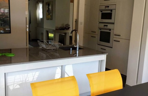 Boyardville Villa | 160 m² Villa ∙ 6 bedrooms ∙ 11 guests