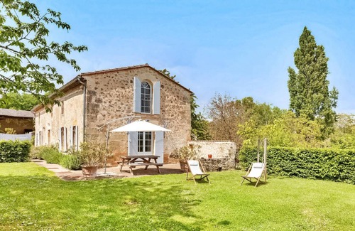 Bourdelles House | 160 m² Farmhouse ∙ 4 bedrooms ∙ 8 guests