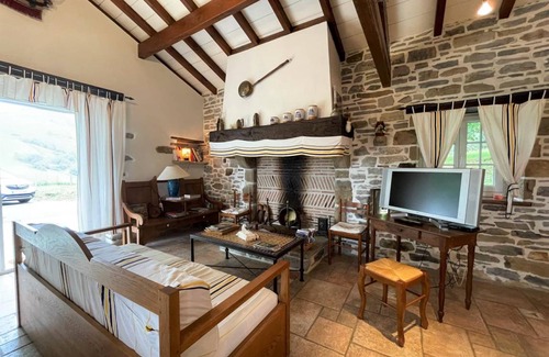 Iholdy House | 160 m² Gîte ∙ 3 bedrooms ∙ 6 guests