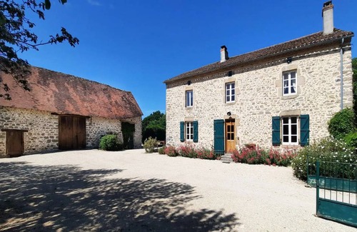 Dompierre-les-Eglises House | 170 m² House ∙ 3 bedrooms ∙ 8 guests