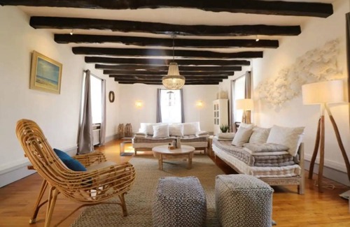 Bezenac House | 175 m² House ∙ 3 bedrooms ∙ 6 guests