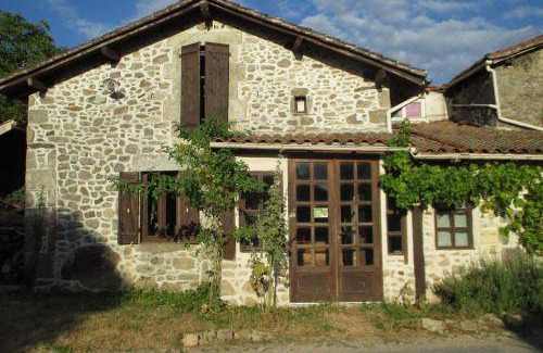 Montrollet Bed & Breakfast | 18 m² Bed and breakfast ∙ 4 guests