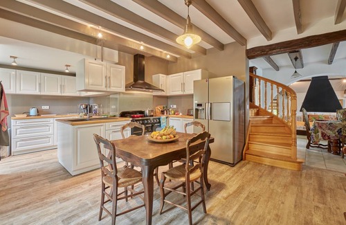 Monfaucon House | 180 m² House ∙ 4 bedrooms ∙ 10 guests