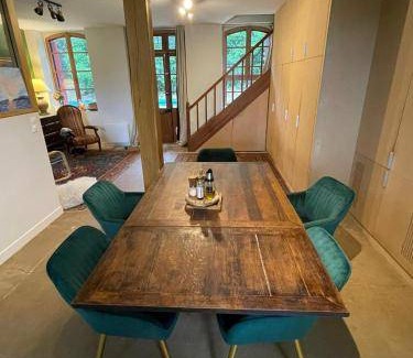 Saint-Benoit Cabin | 180 m² Lodge ∙ 6 guests