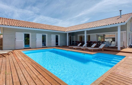 Vensac Villa | 180 m² Villa ∙ 5 bedrooms ∙ 10 guests