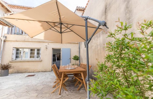 Labastide-dArmagnac House | 190 m² Gîte ∙ 4 bedrooms ∙ 8 guests