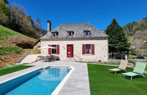 Argentat House | 190 m² Gîte ∙ 5 bedrooms ∙ 9 guests