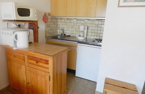 La Faviere Apartment | 2-room apartment sleeps 4.BORMES LES MIMOSAS