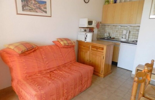 La Faviere Apartment | 2-room apartment sleeps 4.BORMES LES MIMOSAS