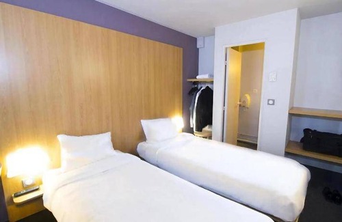 Chasseneuil-du-Poitou Hotel | 20 m² Hotel ∙ 10 guests