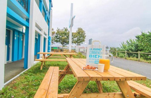 Chasseneuil-du-Poitou Hotel | 20 m² Hotel ∙ 10 guests