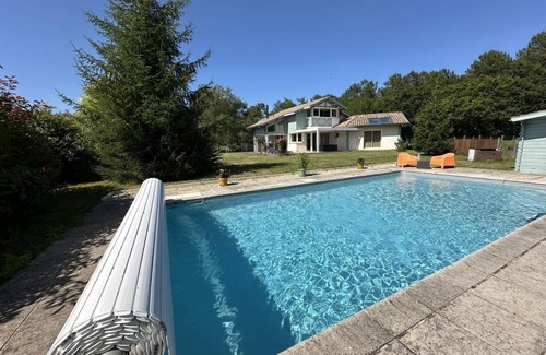 Riviere-Saas-et-Gourby House | 200 m² Gîte ∙ 4 bedrooms ∙ 8 guests