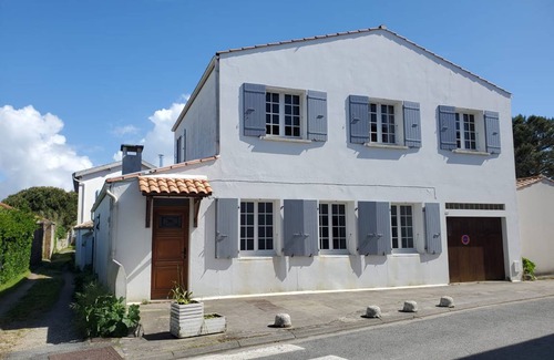 Domino House | 200 m² House ∙ 5 bedrooms ∙ 10 guests