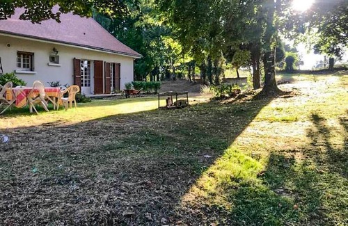 Saint-Saud-Lacoussiere House | 200 m² House ∙ 3 bedrooms ∙ 8 guests