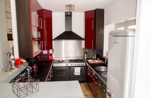 Sarlat-la-Caneda House | 200 m from the medieval town, stone house, swimming pool, view of the cathedral